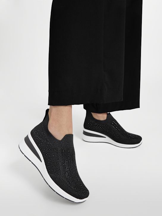 Graceland Slip-on sneaker Zwart vanHaren
